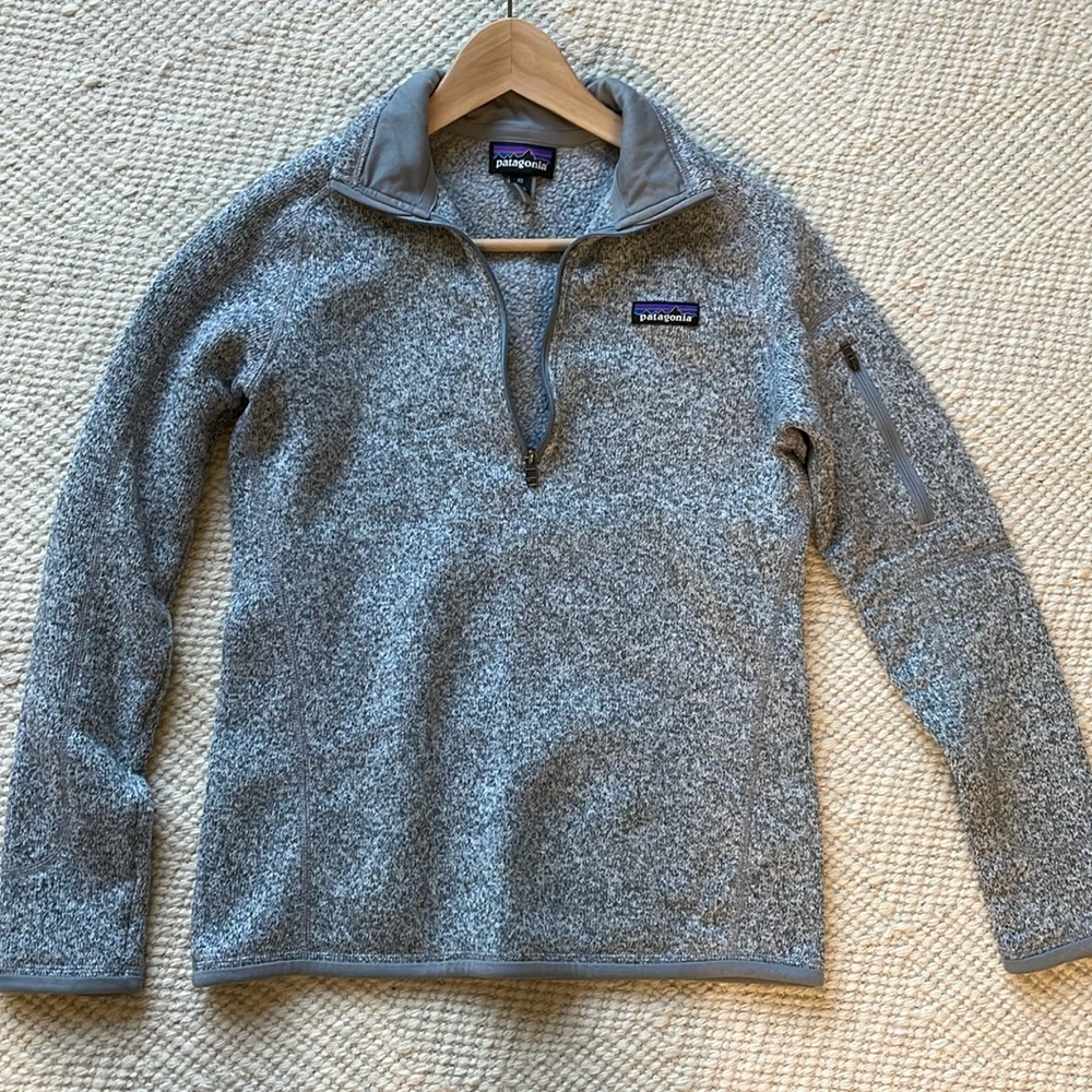 Patagonia Better Sweater Women’s 1/4 zip logo